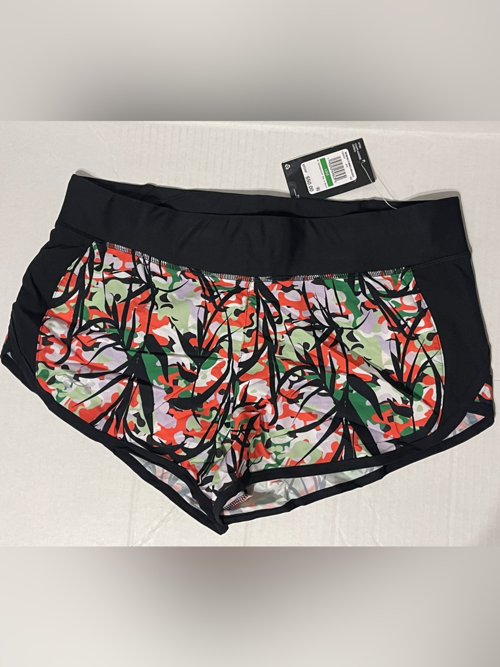 Under Armour Speedpocket Run N Shorts - Women’s Large - Black (Print) - NWT